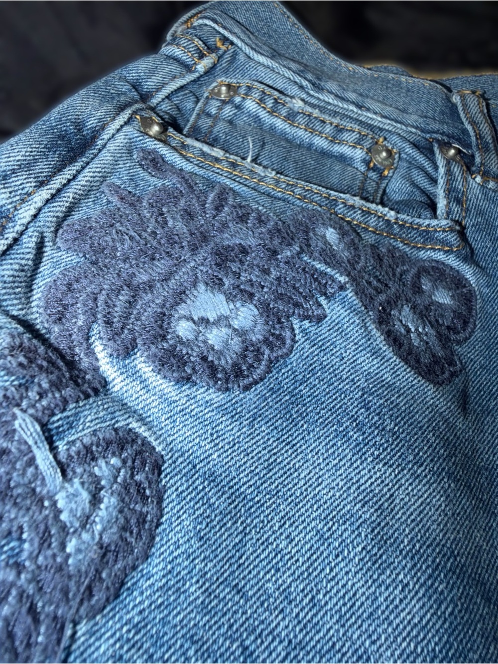 GAP Women's Light Blue Straight-Leg Jeans with Navy Floral Embroidery - Picture 2 of 5
